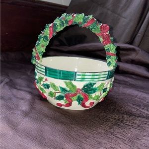 Ceramic Holiday Wreath Basket